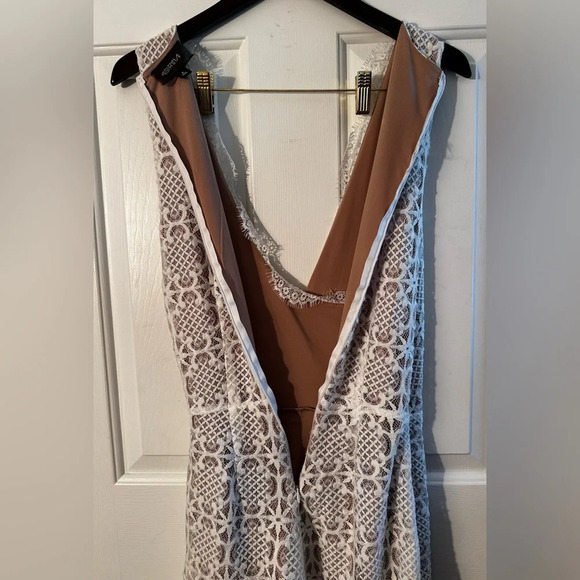 4SI3NNA Revolve Anthro Nude Illusion Ivory Lace Wrap Romper MED Zip Back Boho - Picture 8 of 13